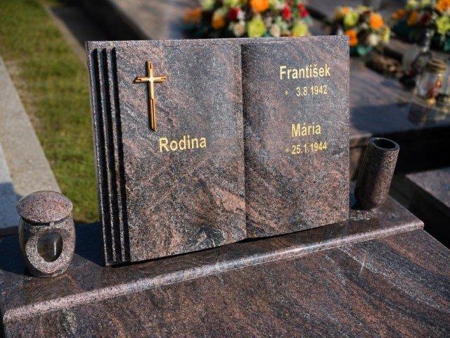 pomnik kniha